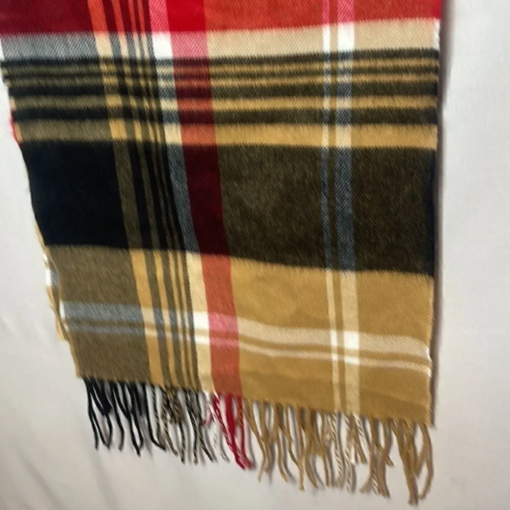 D&Y Softer Than Cashmere Plaid Scarf. New With Tags.